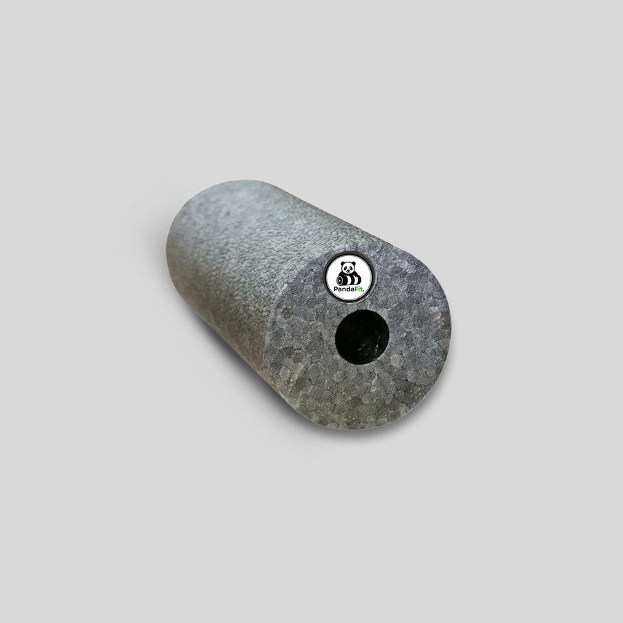 PandaFit Minirolle 15 cm EPP-Schaum – kompakte Faszienrolle für Arme, Waden und Füße, Produktfoto auf weißem Hintergrund